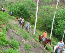 Gira con estudiantes comunidad La Virgen Proyecto Observatorio Turístico, La Cruz Guanacaste 